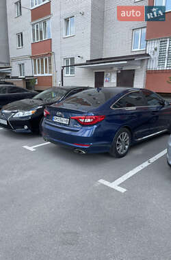 Седан Hyundai Sonata 2015 в Могилів-Подільському
