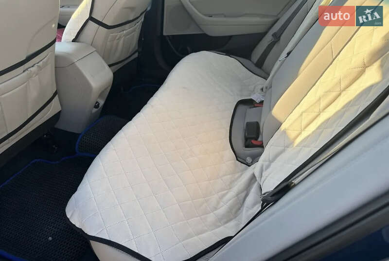 Седан Hyundai Sonata 2015 в Могилів-Подільському