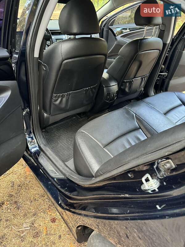 Седан Hyundai Sonata 2011 в Охтирці