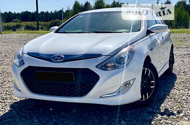 Седан Hyundai Sonata 2014 в Новояворовске