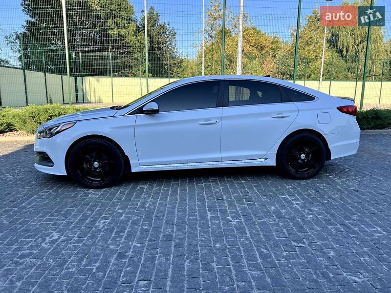 Седан Hyundai Sonata 2015 в Коростышеве