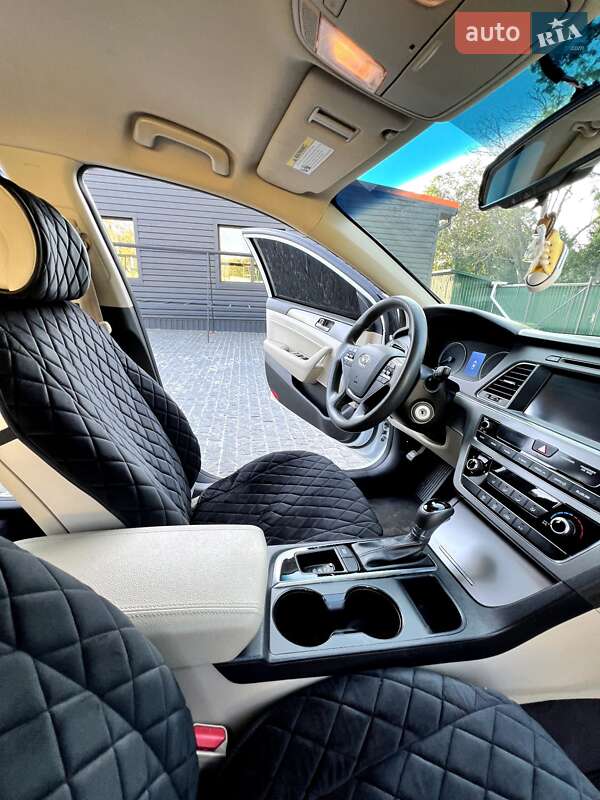 Седан Hyundai Sonata 2015 в Коростышеве