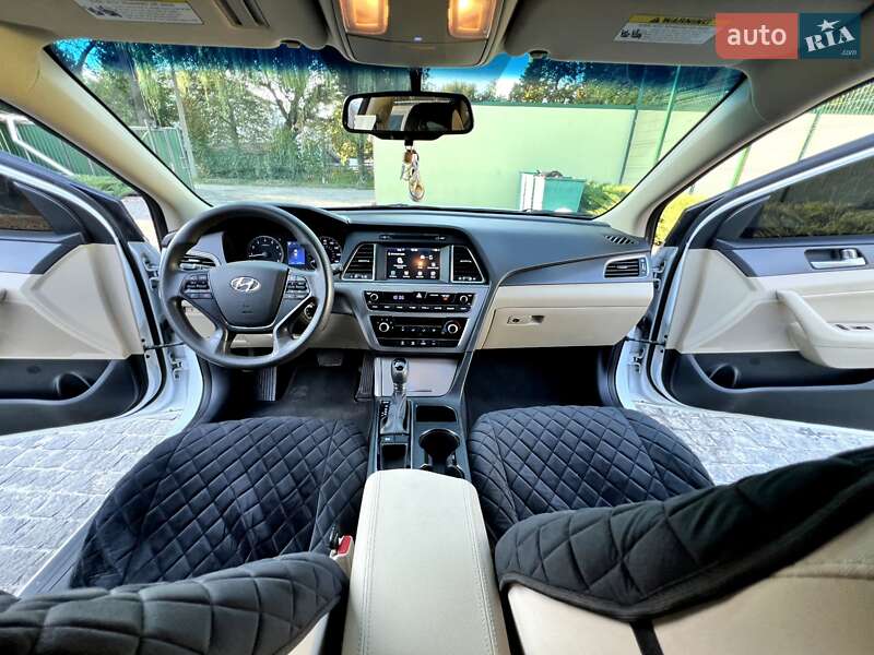 Седан Hyundai Sonata 2015 в Коростышеве