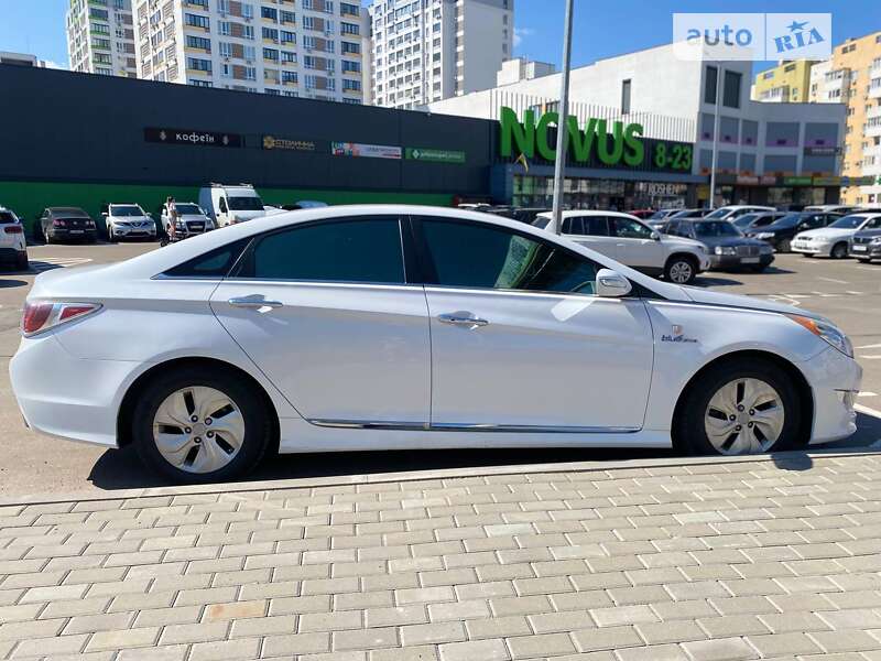 Седан Hyundai Sonata 2014 в Киеве