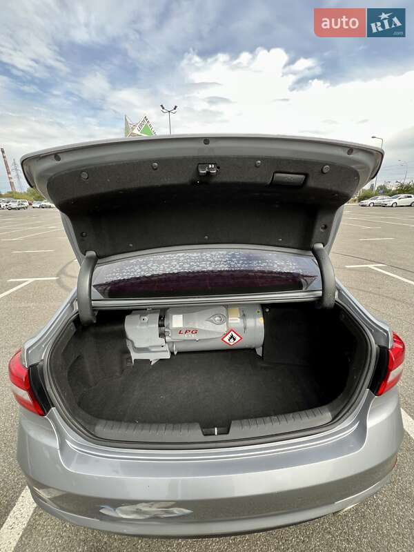 Седан Hyundai Sonata 2015 в Києві