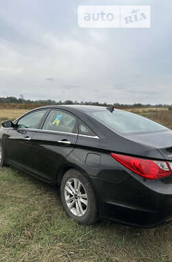 Седан Hyundai Sonata 2013 в Бурыни