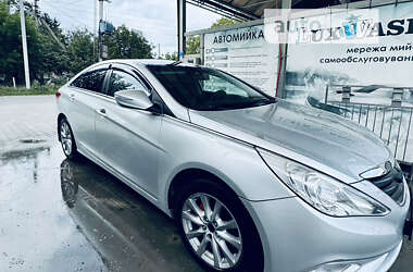 Седан Hyundai Sonata 2013 в Дубні