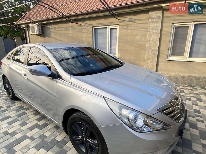 Седан Hyundai Sonata 2012 в Рені