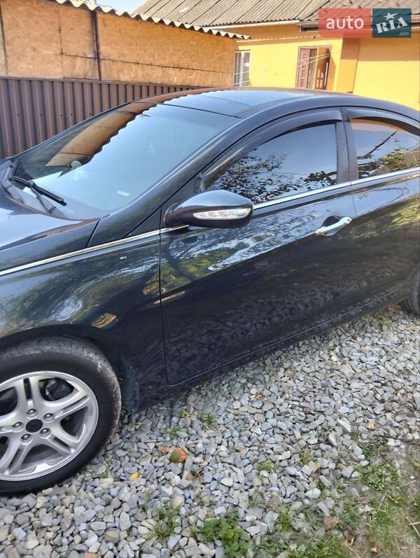 Седан Hyundai Sonata 2011 в Івано-Франківську