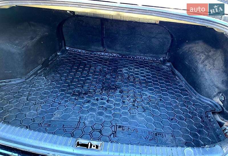 Седан Hyundai Sonata 2009 в Умані