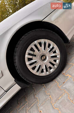 Седан Hyundai Sonata 2003 в Подільську