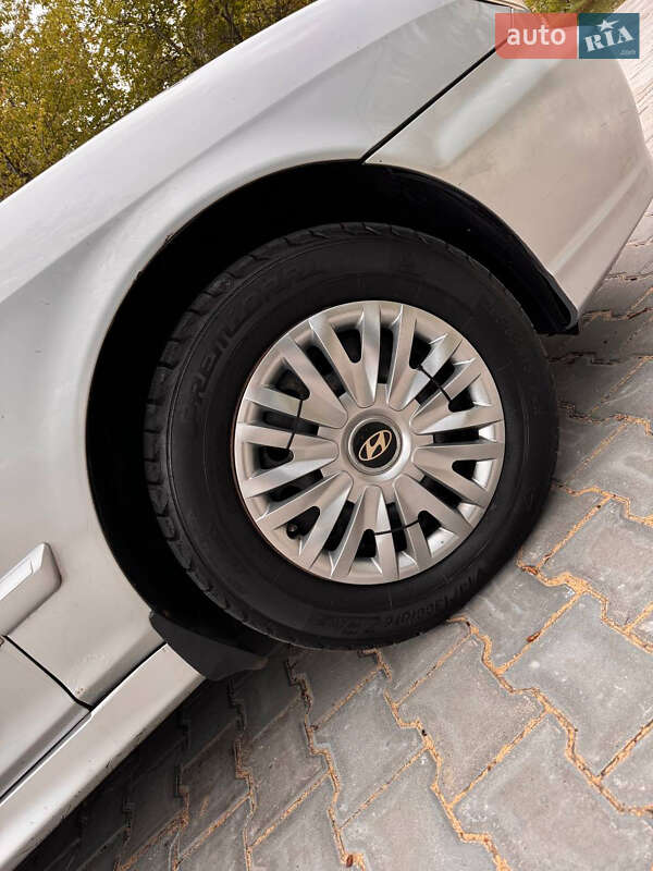 Седан Hyundai Sonata 2003 в Подольске