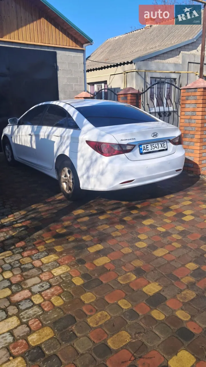 2010 Hyundai Sonata - мініатюра 9