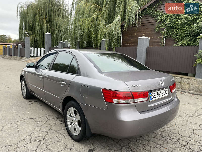 Седан Hyundai Sonata 2006 в Первомайске