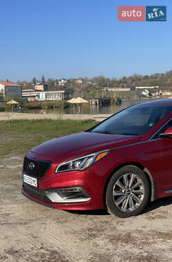 Седан Hyundai Sonata 2015 в Ржищеві