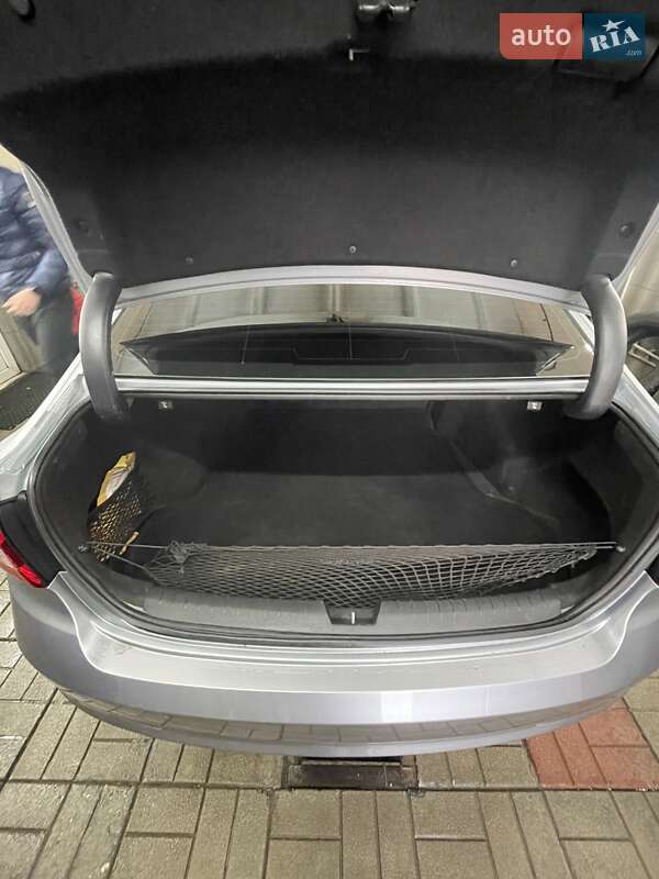 Седан Hyundai Sonata 2014 в Новой Водолаге