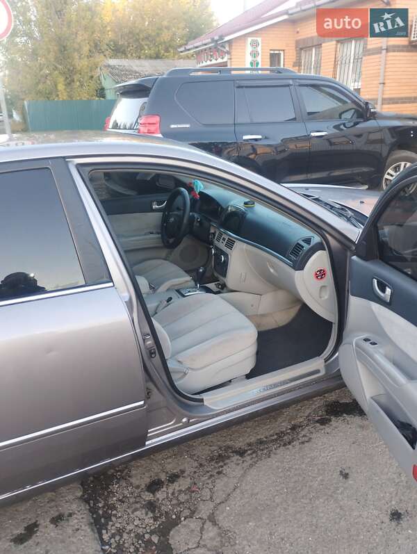 Седан Hyundai Sonata 2006 в Синельниково