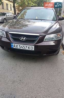 Седан Hyundai Sonata 2005 в Чугуеве