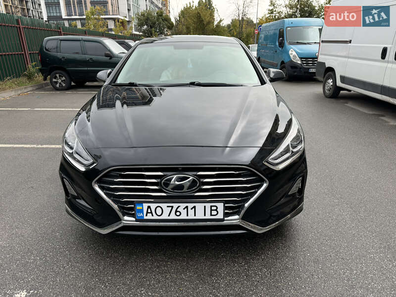 Седан Hyundai Sonata 2018 в Ужгороді