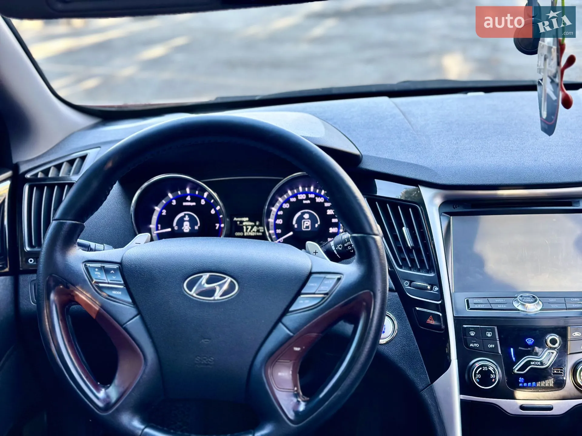 2010 Hyundai Sonata - мініатюра 8
