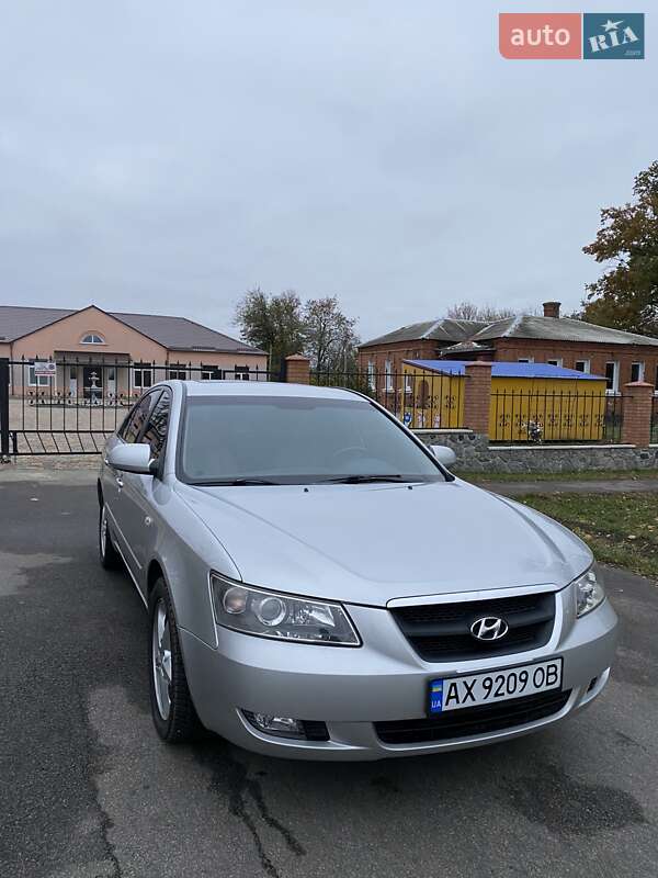 Седан Hyundai Sonata 2005 в Краснограді