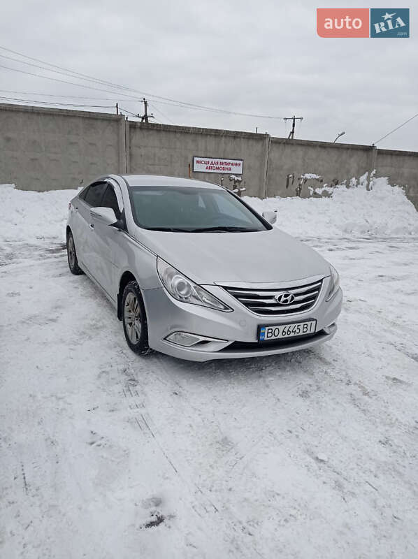 Седан Hyundai Sonata 2014 в Вышгороде