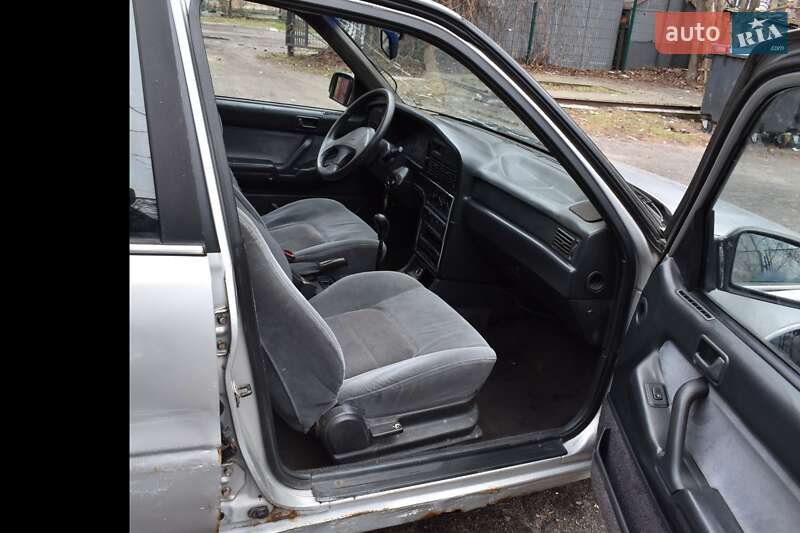 Седан Hyundai Sonata 1991 в Киеве