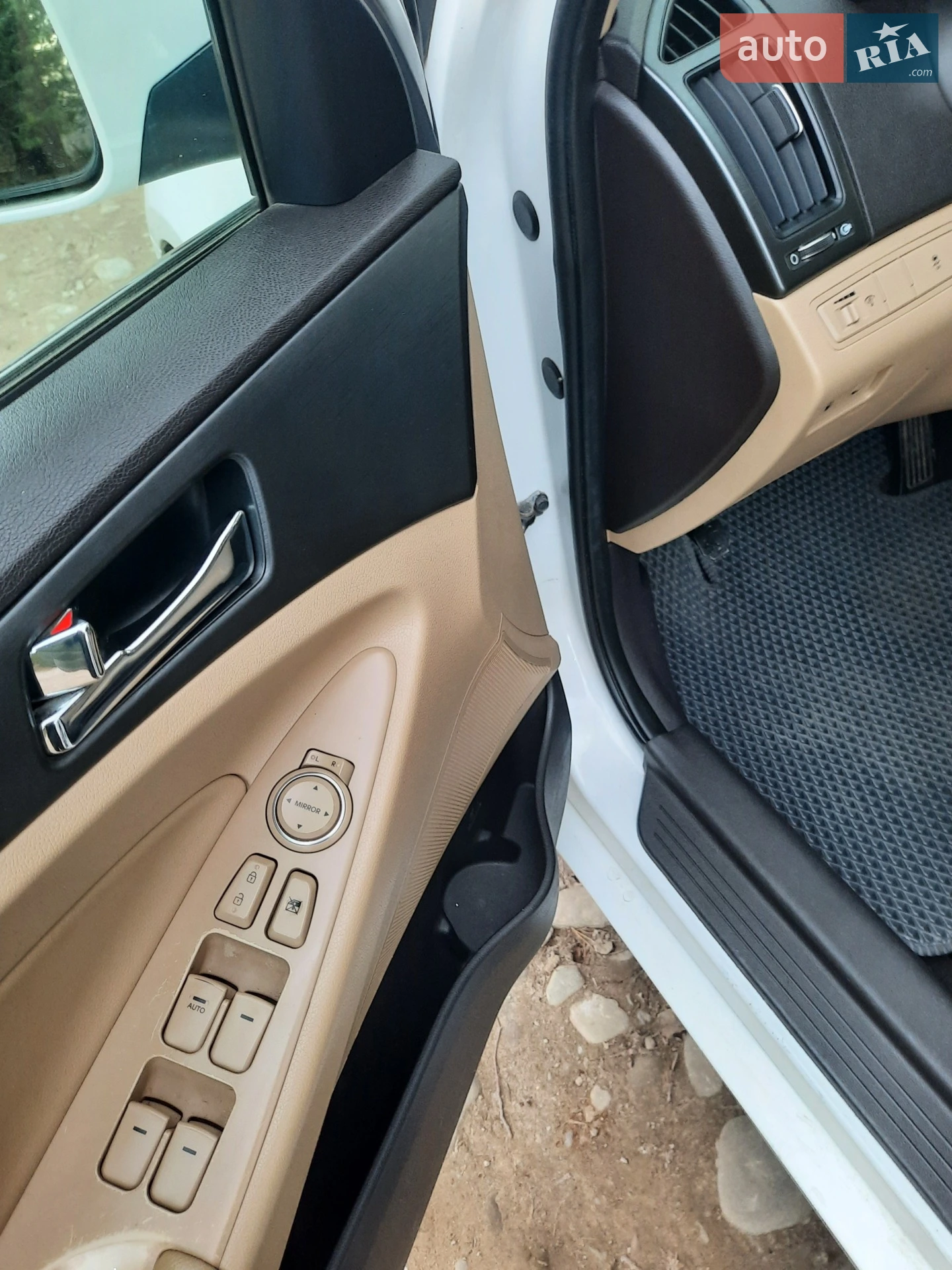 2010 Hyundai Sonata - мініатюра 3