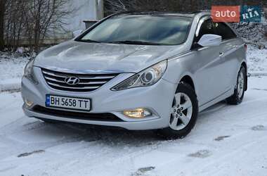 Седан Hyundai Sonata 2012 в Гусятине