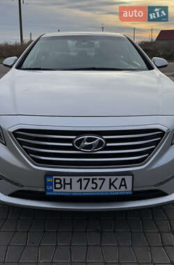 Седан Hyundai Sonata 2015 в Раздельной