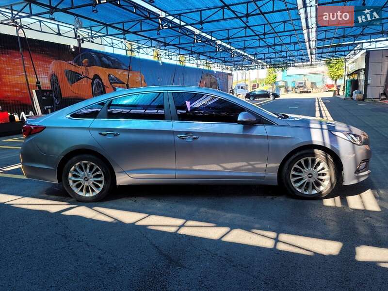 Седан Hyundai Sonata 2015 в Николаеве