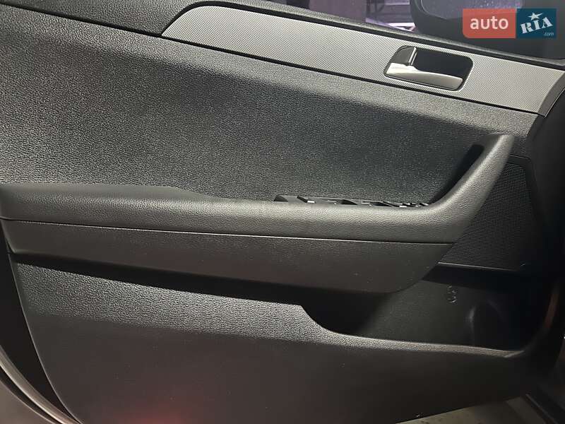 Седан Hyundai Sonata 2015 в Николаеве