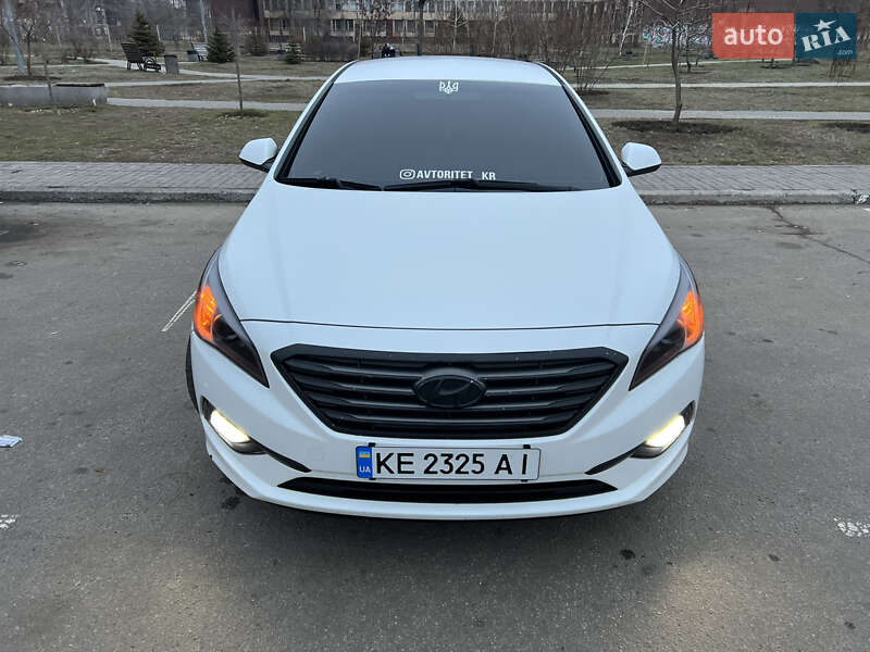Седан Hyundai Sonata 2015 в Кривом Роге