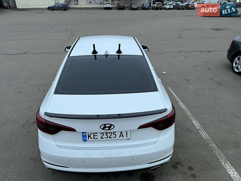 Седан Hyundai Sonata 2015 в Кривом Роге