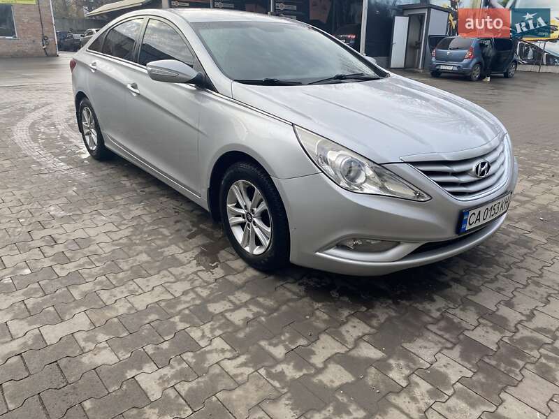 Седан Hyundai Sonata 2010 в Умані