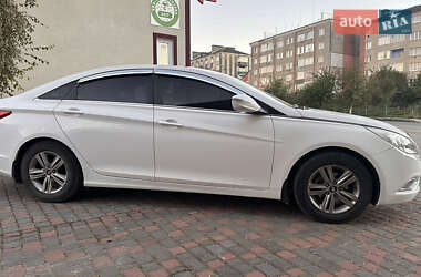 Седан Hyundai Sonata 2013 в Бучаче