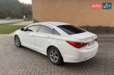 Седан Hyundai Sonata 2013 в Бучаче