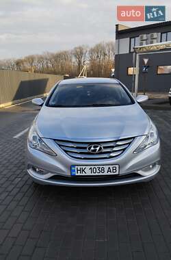 Седан Hyundai Sonata 2011 в Рованцях