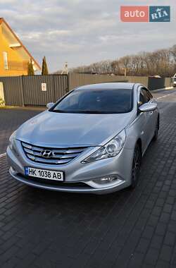 Седан Hyundai Sonata 2011 в Рованцях