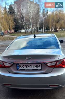 Седан Hyundai Sonata 2011 в Ровно