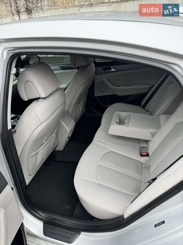 Седан Hyundai Sonata 2016 в Киеве