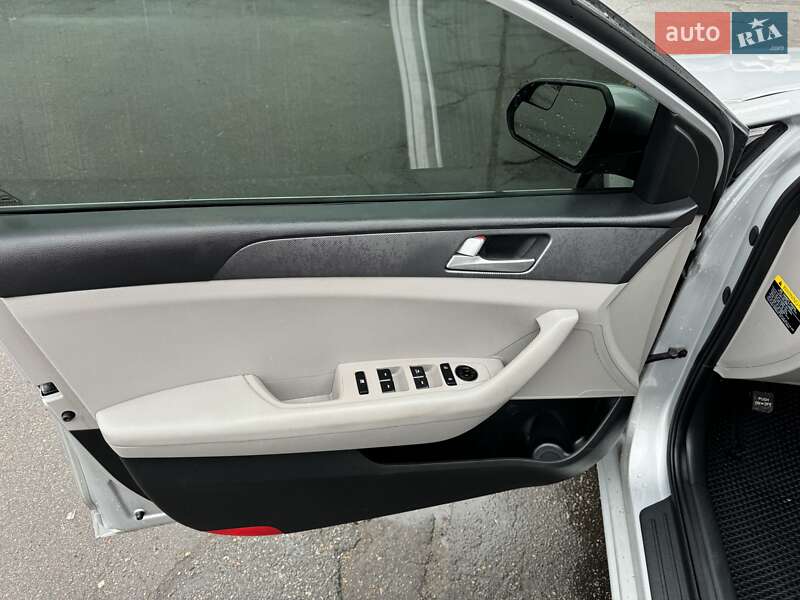 Седан Hyundai Sonata 2016 в Киеве