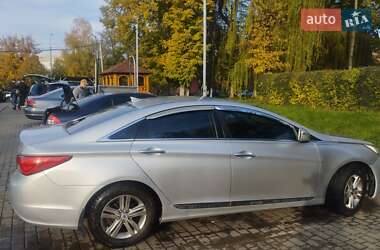 Седан Hyundai Sonata 2013 в Черновцах