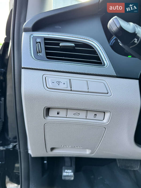 Седан Hyundai Sonata 2016 в Одессе