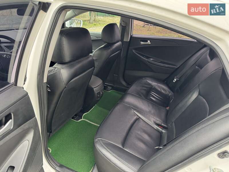 Седан Hyundai Sonata 2013 в Измаиле