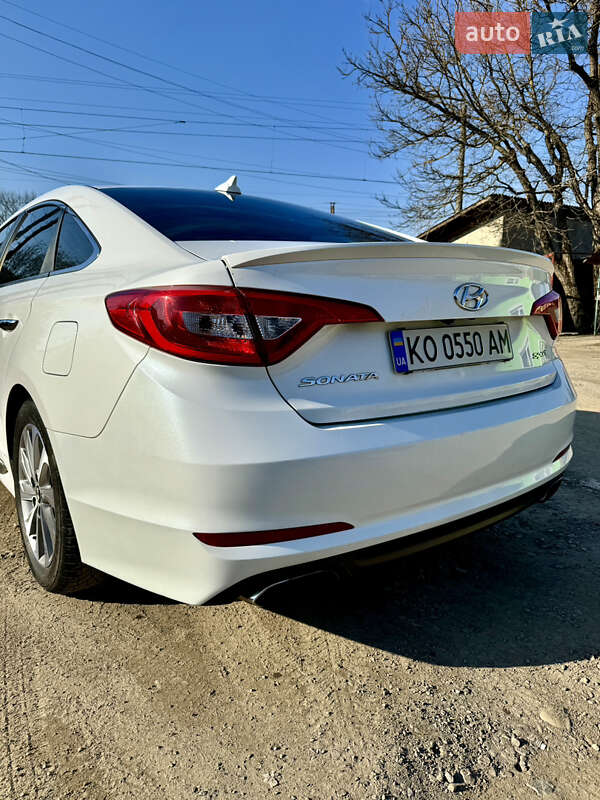 Седан Hyundai Sonata 2016 в Ужгороде
