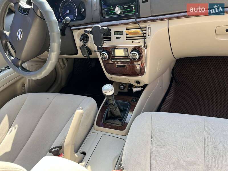 Седан Hyundai Sonata 2005 в Лубнах