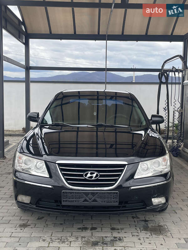 Седан Hyundai Sonata 2009 в Хусті