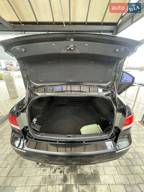 Седан Hyundai Sonata 2009 в Хусті