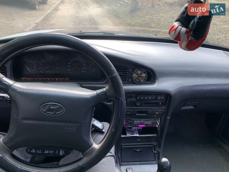 Седан Hyundai Sonata 1995 в Кам'янському